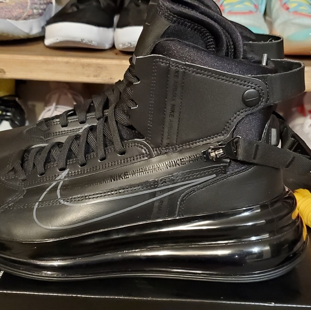 Nike Air Max 720 Saturn